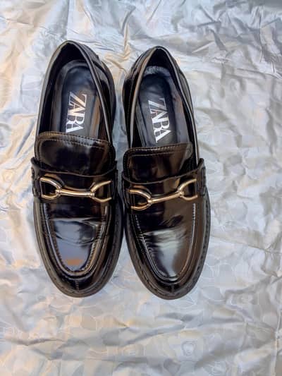 ZARA Black Glossy Loafers – 10/10 Condition | Rs. 8,000