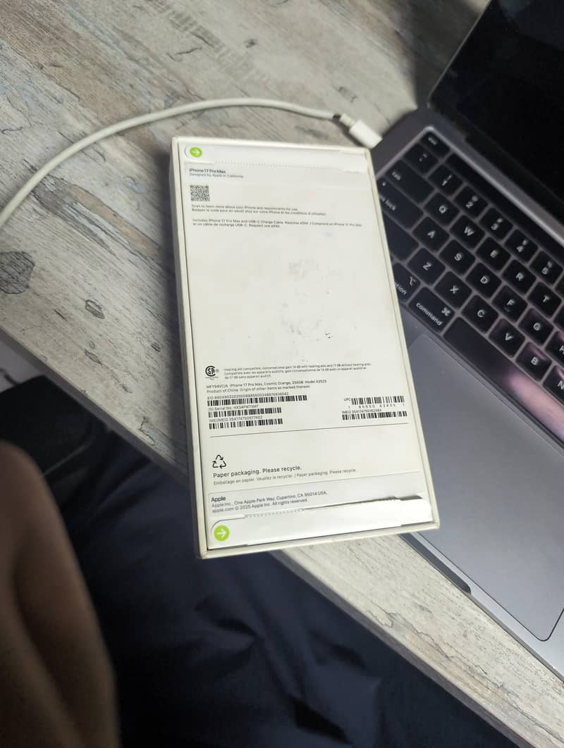 Apple iPhone 17 Pro Max 1