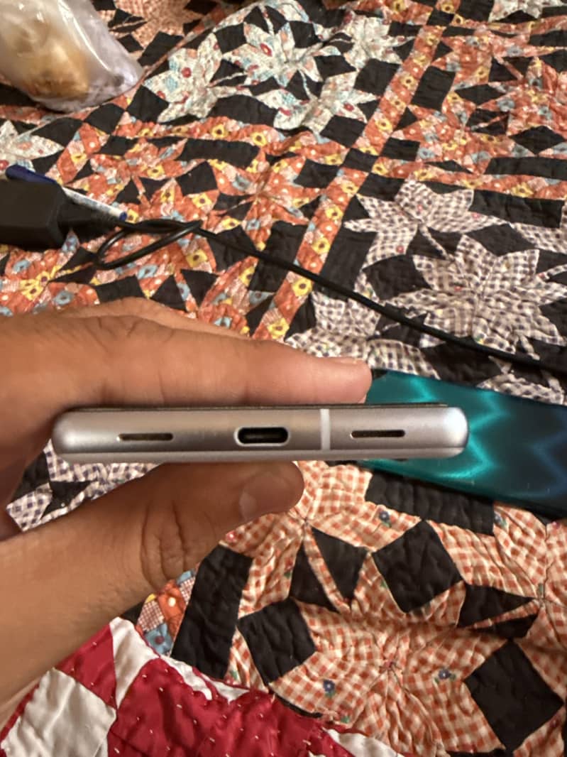 Google Pixel 7a 4