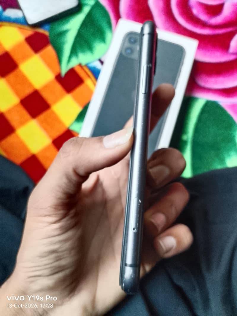 Apple iPhone 11 6