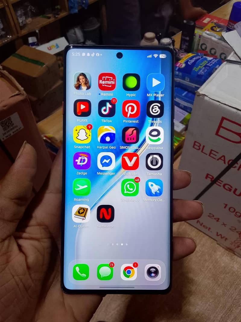 Tecno CAMON 40 Pro 0