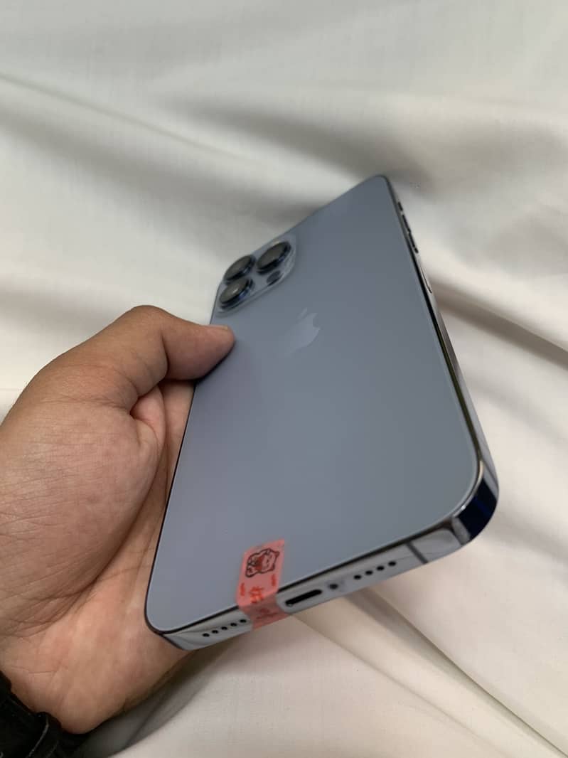 Apple iPhone 13 Pro Max 3