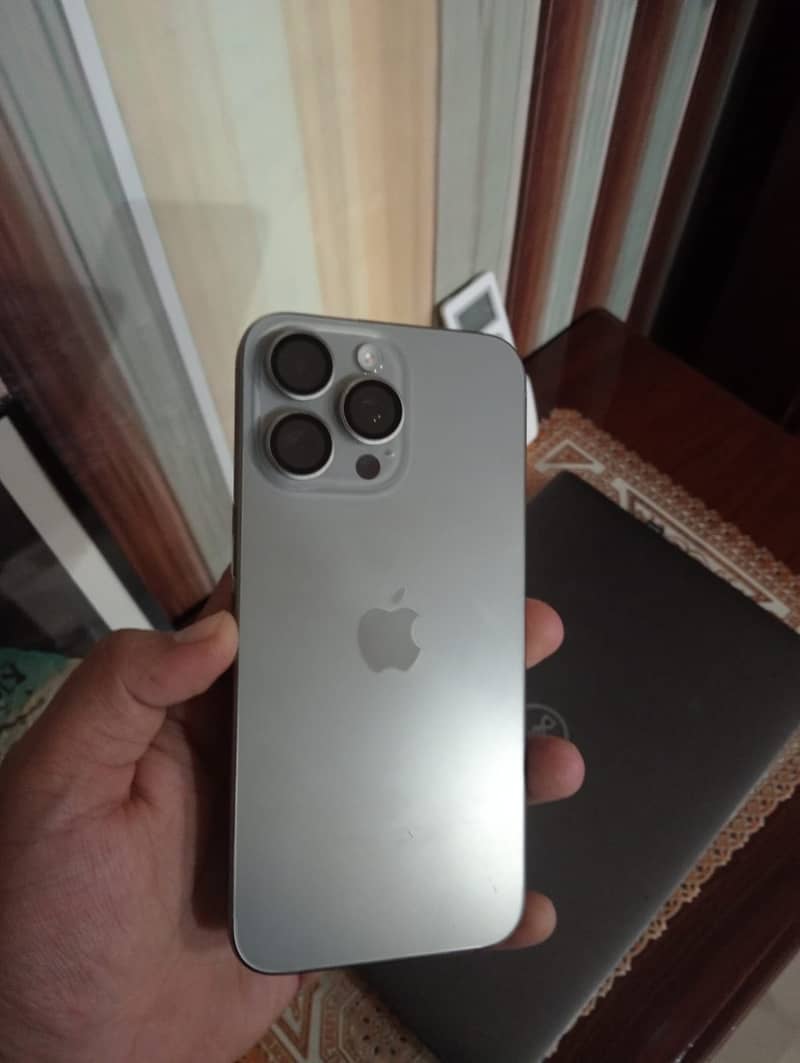 Apple iPhone 15 Pro Max 1