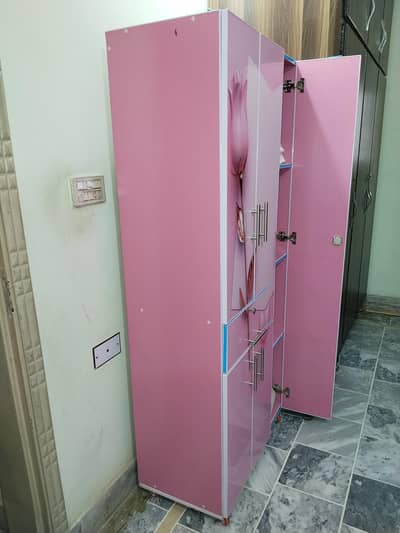 kids capinet