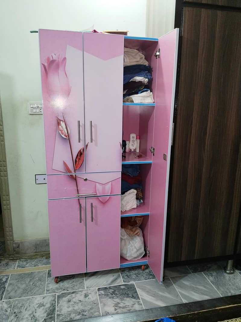 kids capinet 1