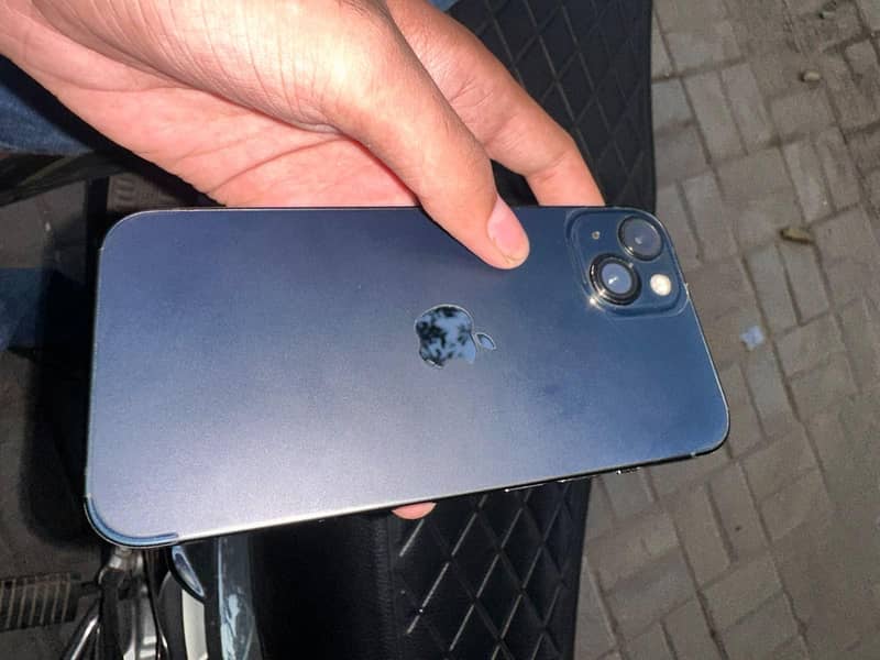 Apple iPhone 13 3