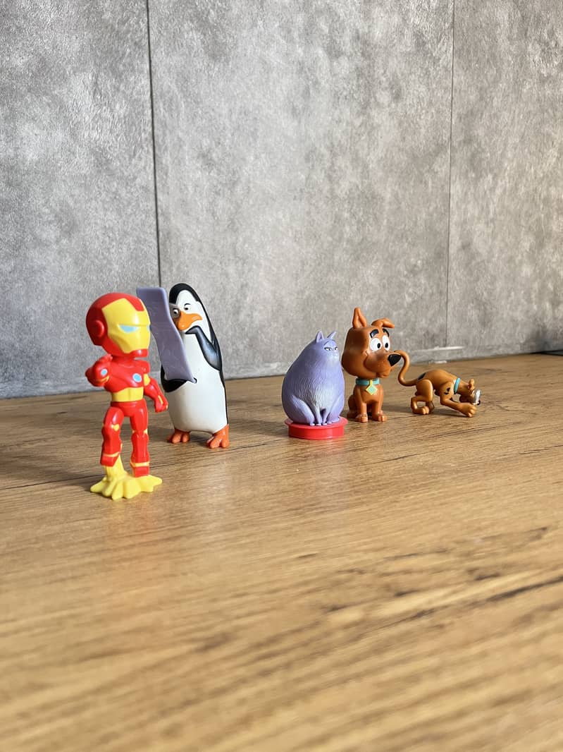 Mini action figures 4