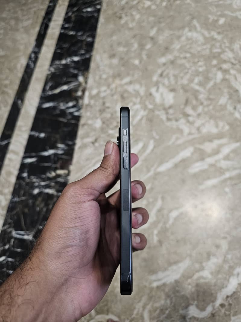 Apple iPhone 15 Pro Max 1