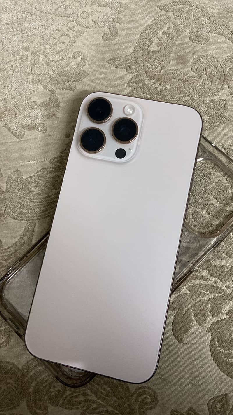 Apple iPhone 16 Pro Max 0