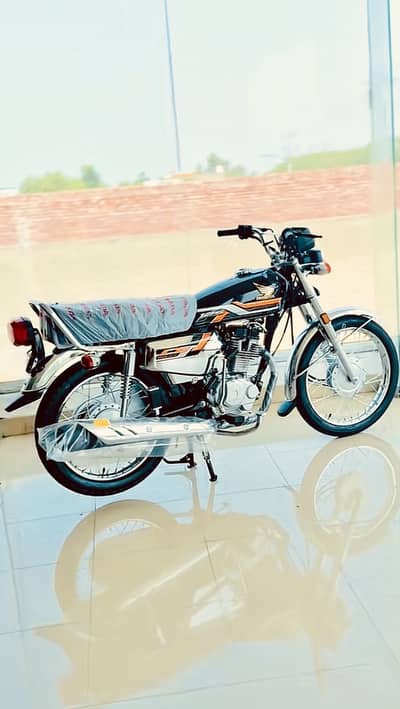 125 Self start wala hy like new