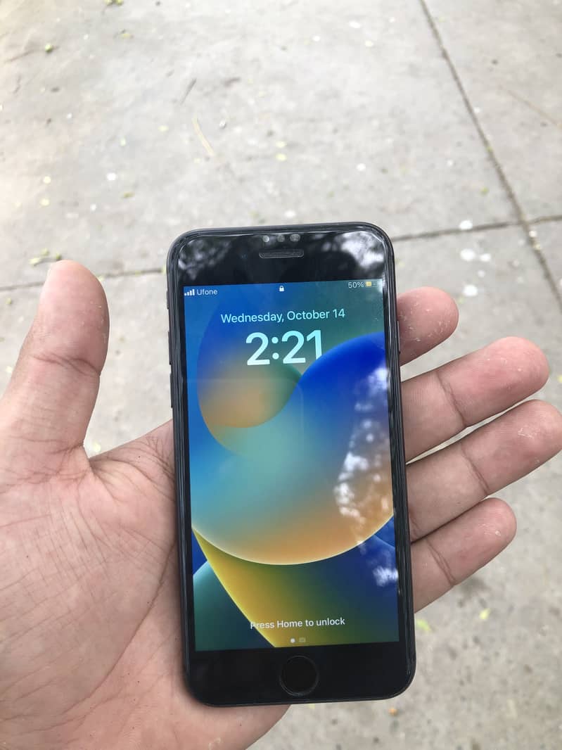 Apple iPhone 8 0