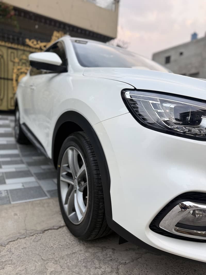 MG HS 2021 5