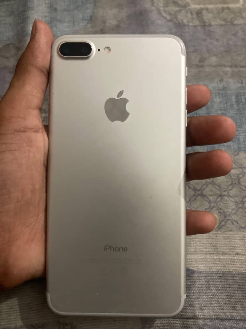 Apple iPhone 7 Plus 1