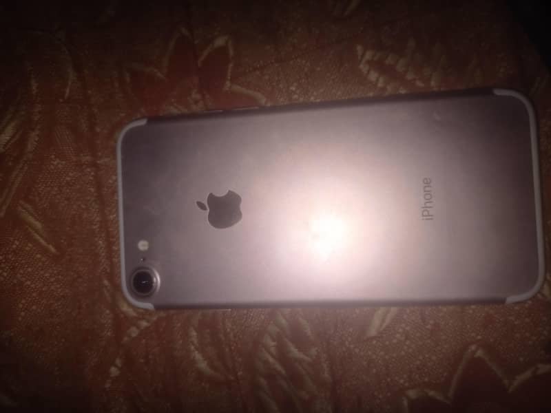 Apple iPhone 7 Plus 1