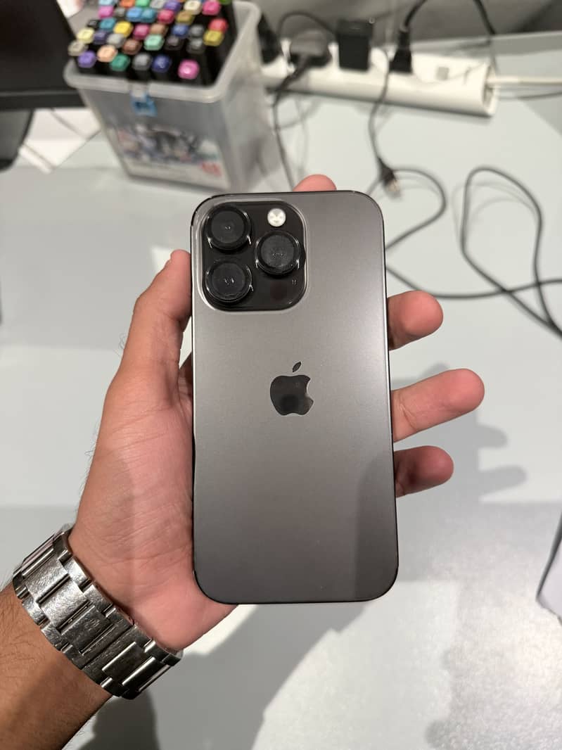 Apple iPhone 14 Pro 0