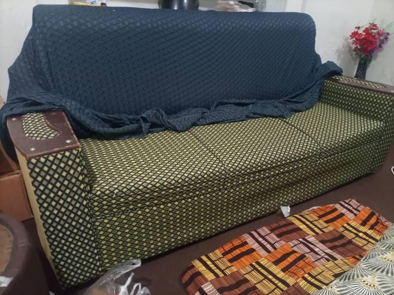 good condition sofa 2