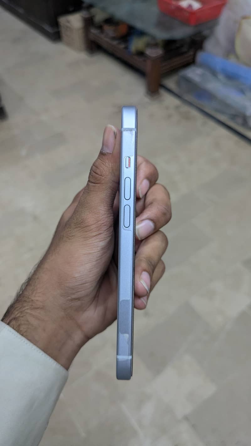 Apple iPhone 15 2