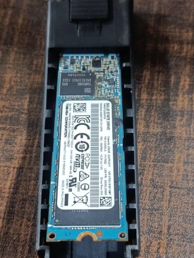 Toshiba 256 GB M. 2 card single cut 0324_4522006