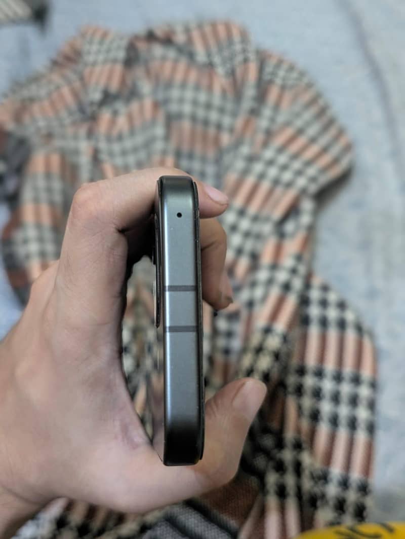 Google Pixel 9a 1