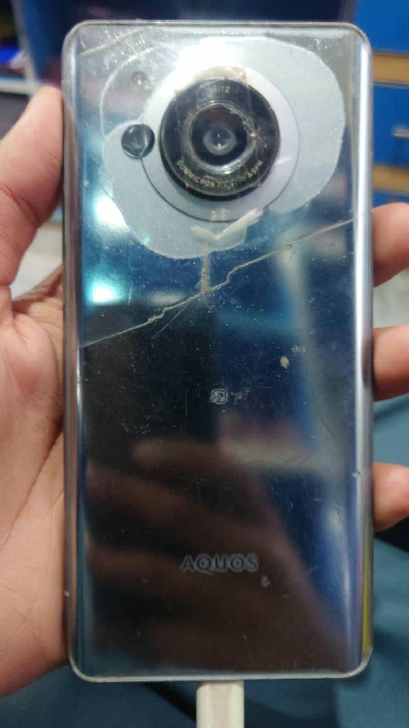 Sharp Aquos Sense7 3