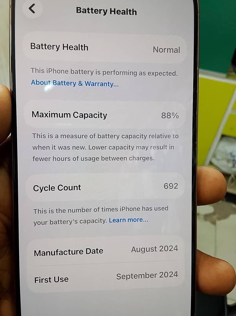 Apple iPhone 16 Pro 1