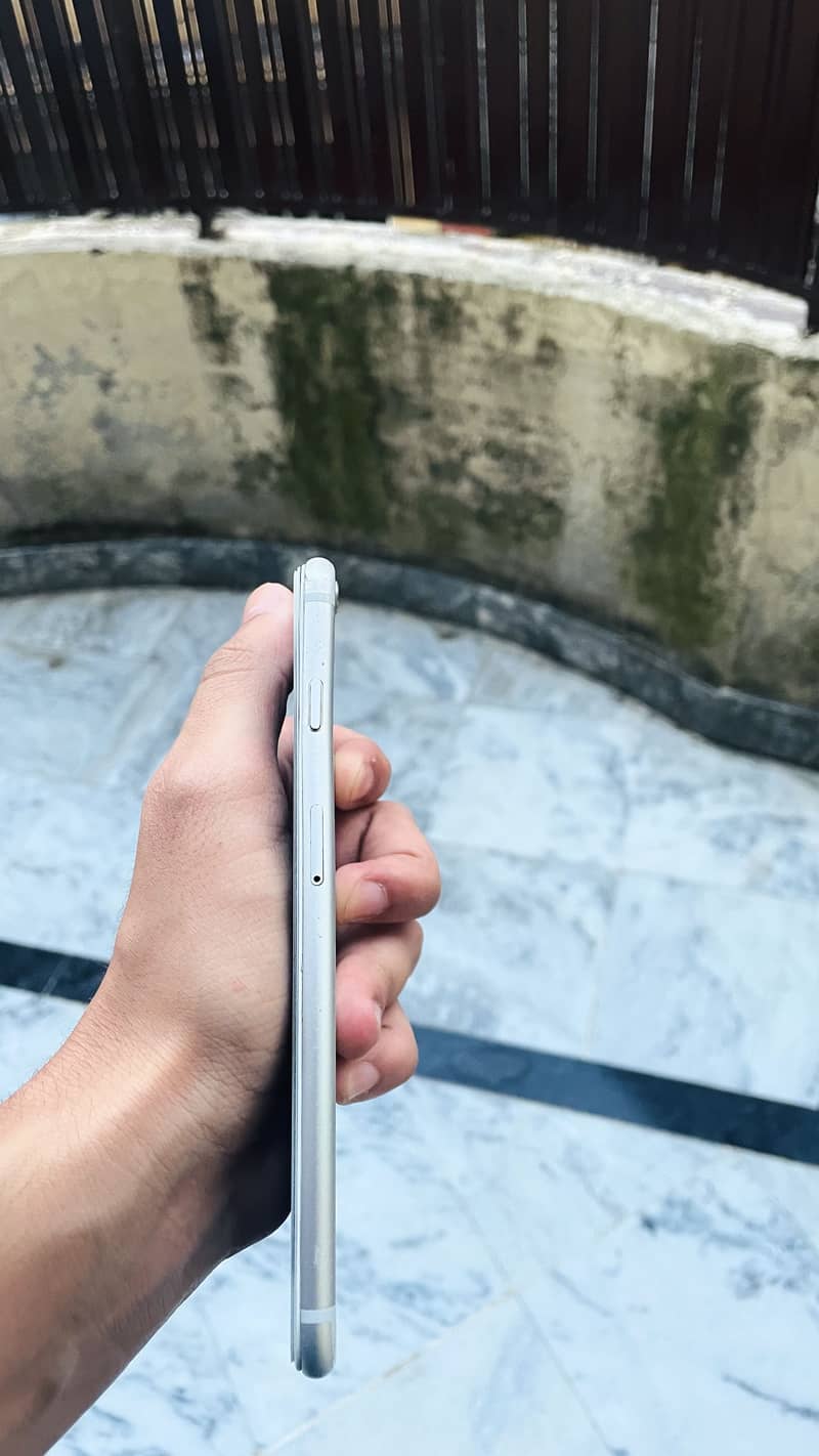 Apple iPhone 6S Plus 2