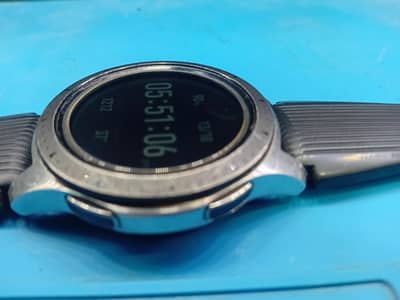 SAMSUNG WATCH MODEL R800 BATTERY TIMING 4 DAYS WITH CHARGER