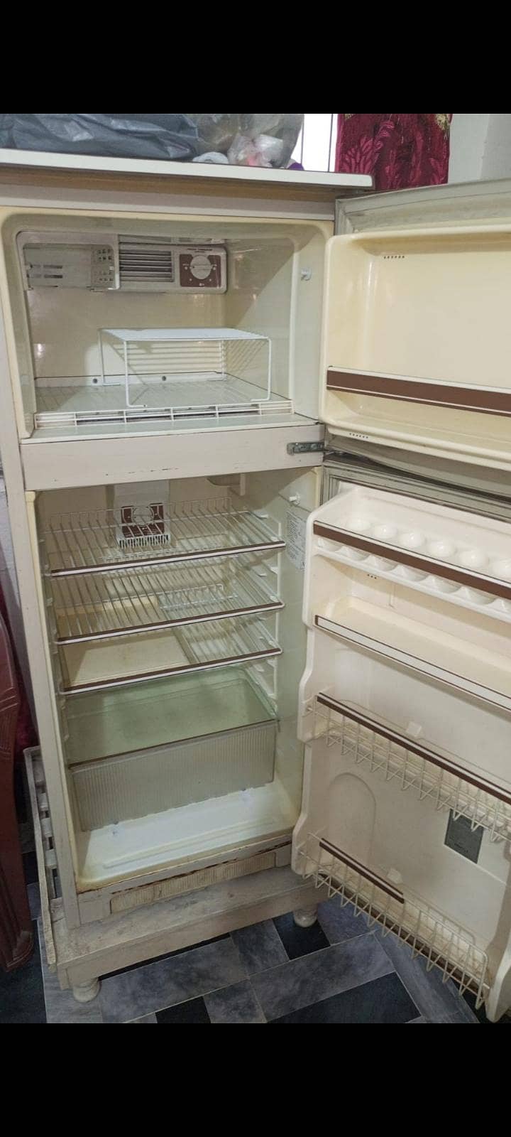 General Fridge 6