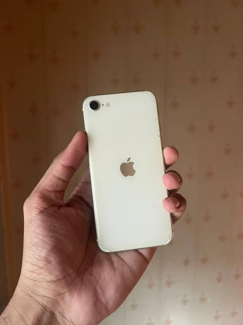 Apple iPhone SE2020 0