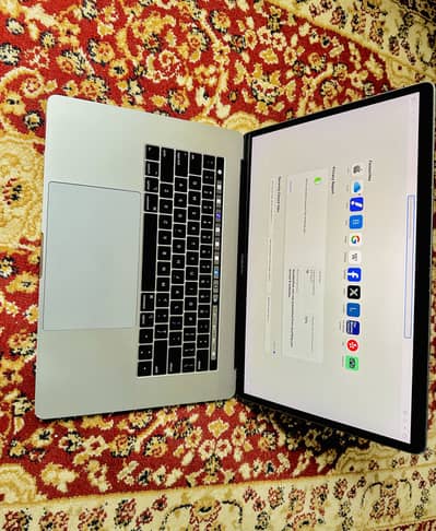 MAC book 2019 pro i9/16/512