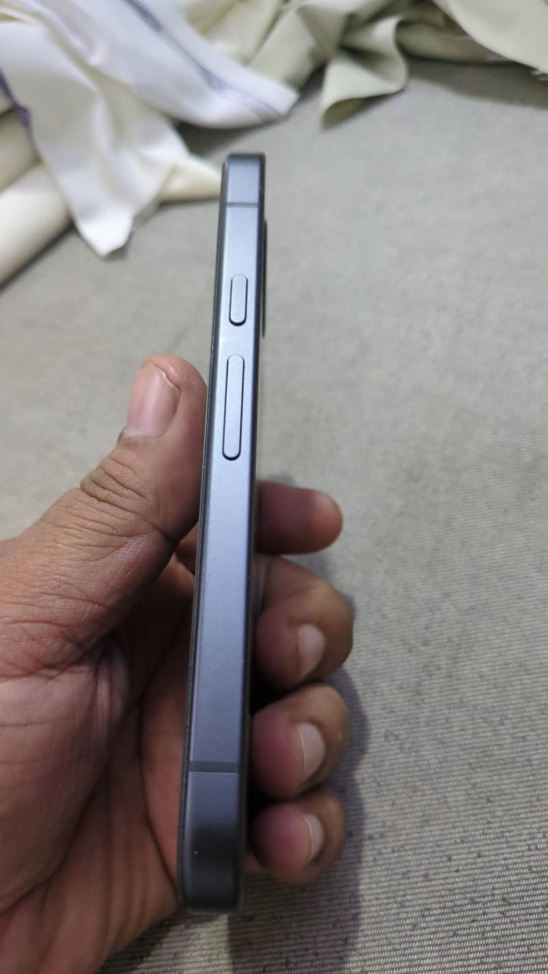 Google Pixel 9A  03008934271 1