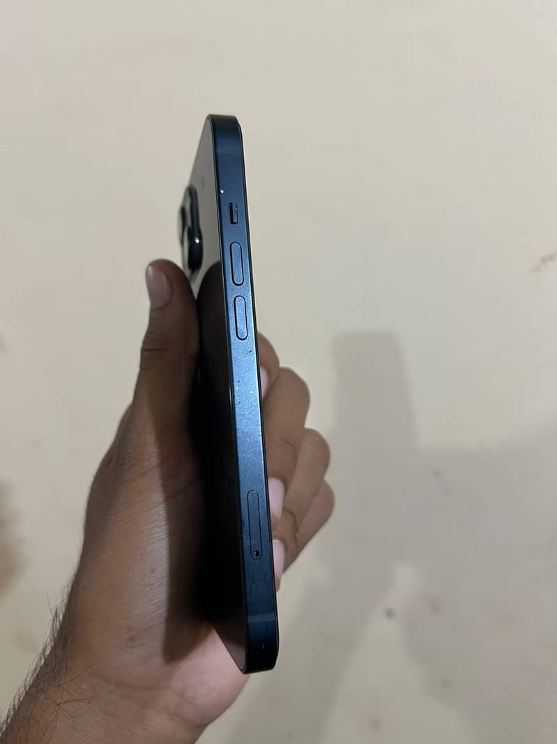 Apple iPhone 13 1