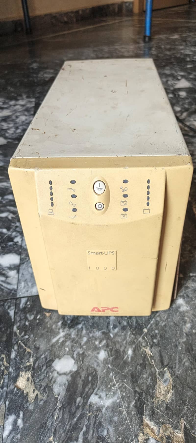 APC  UPS 0
