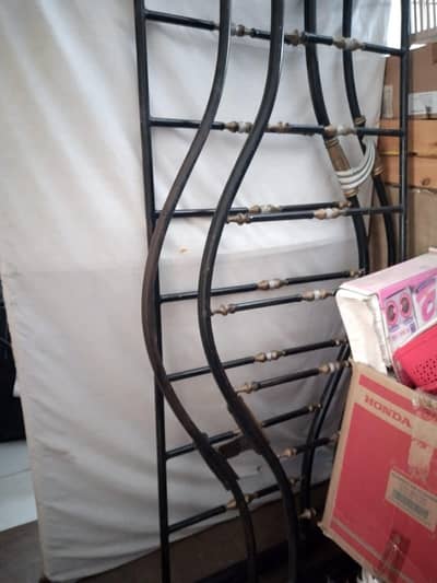 King size metal bed