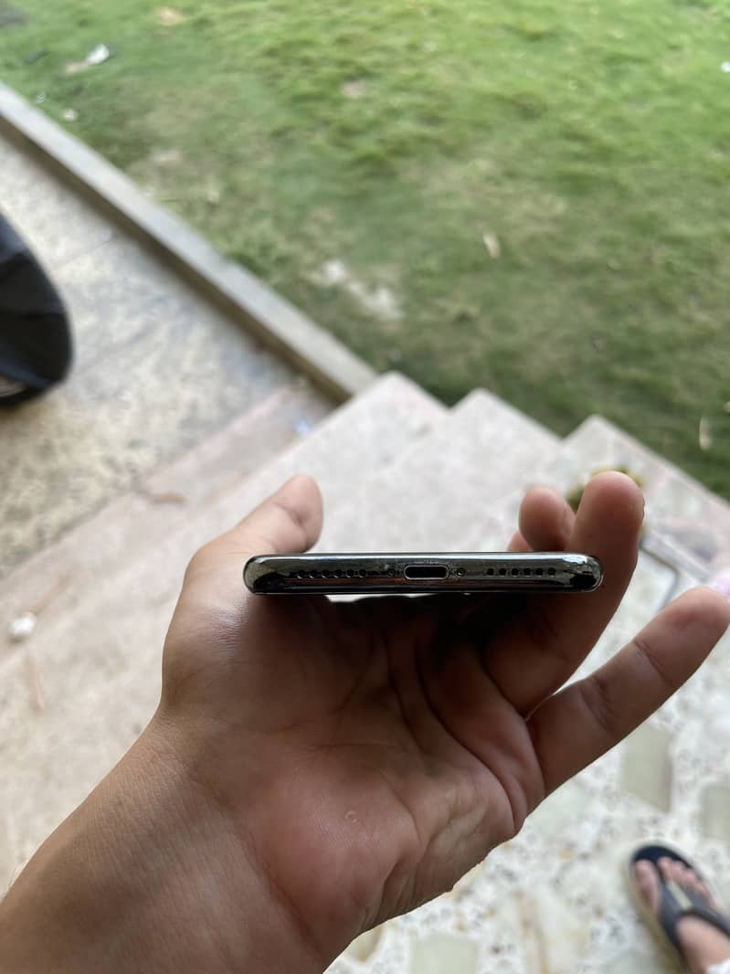 Apple iPhone X 0