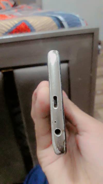 Samsung Mobile J6