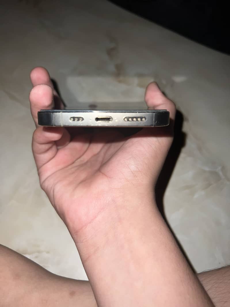 Apple iPhone 13 Pro 1