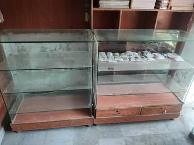 دو (2) عدد شیشے والے کمرشل شوکیس برائے فروخت