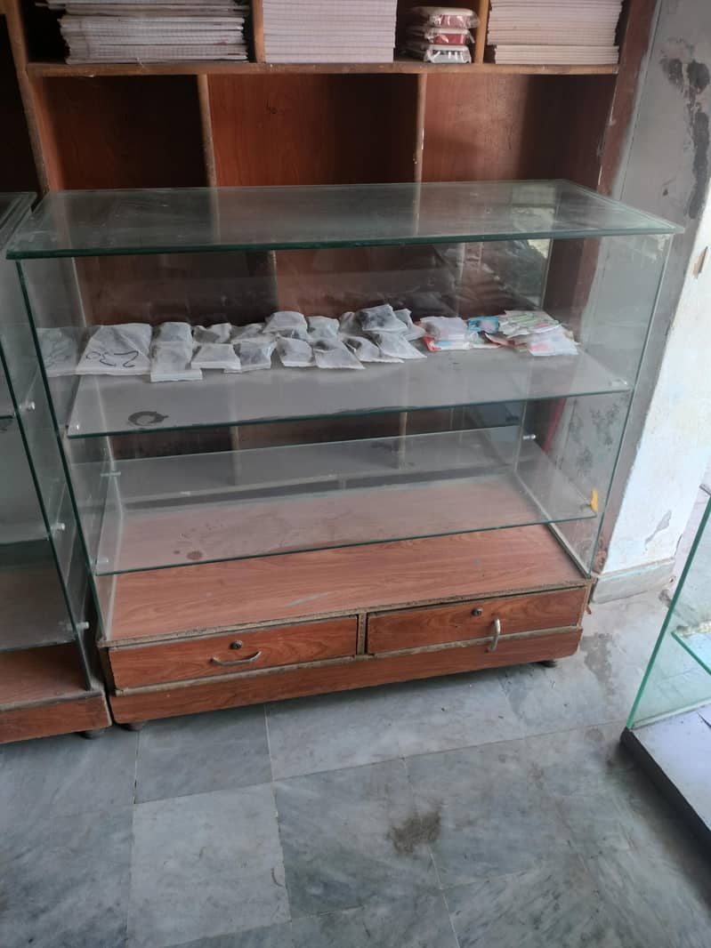 دو (2) عدد شیشے والے کمرشل شوکیس برائے فروخت 1