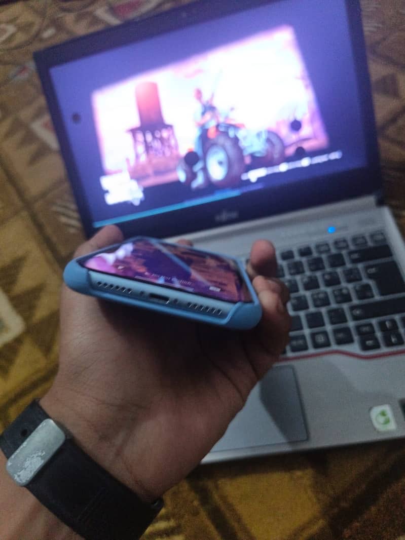 Apple iPhone XR 0