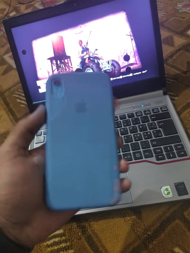 Apple iPhone XR 4