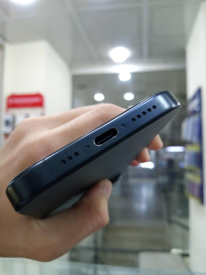 Apple iPhone 15 Pro 0