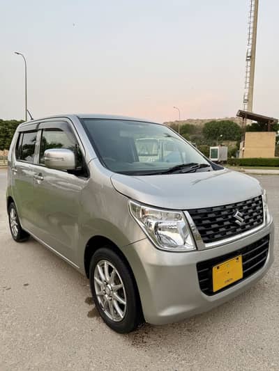Suzuki wagonR Japanese hybrid full option G package.