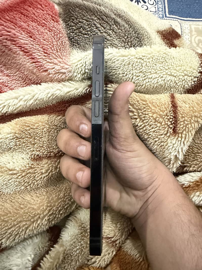 Apple iPhone 14 Pro Max 1