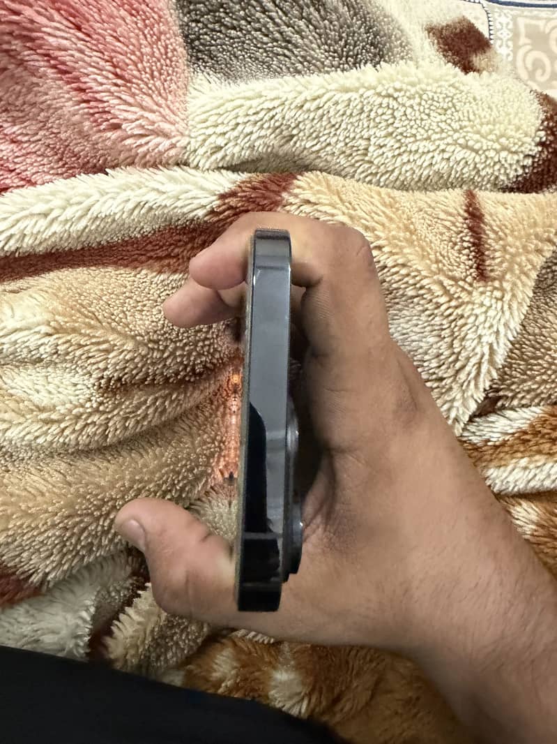 Apple iPhone 14 Pro Max 2