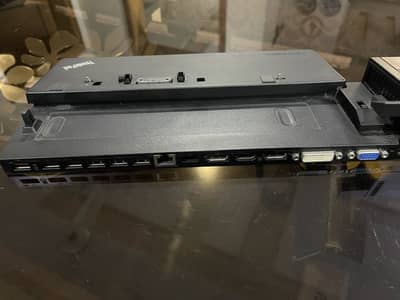Thinkpad Ultra Docking Station compatible with lots of Models