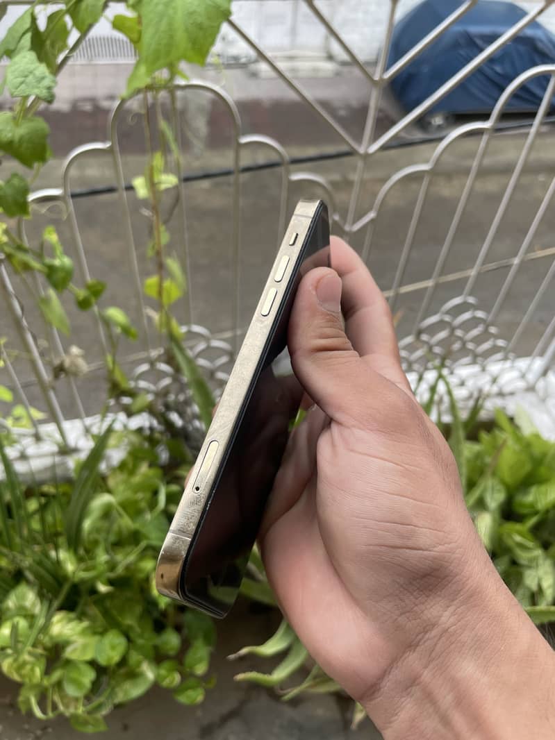 Apple iPhone 12 Pro 3