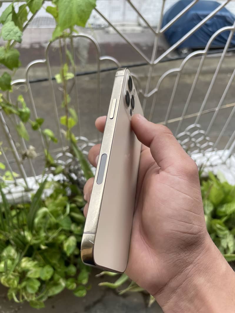 Apple iPhone 12 Pro 8
