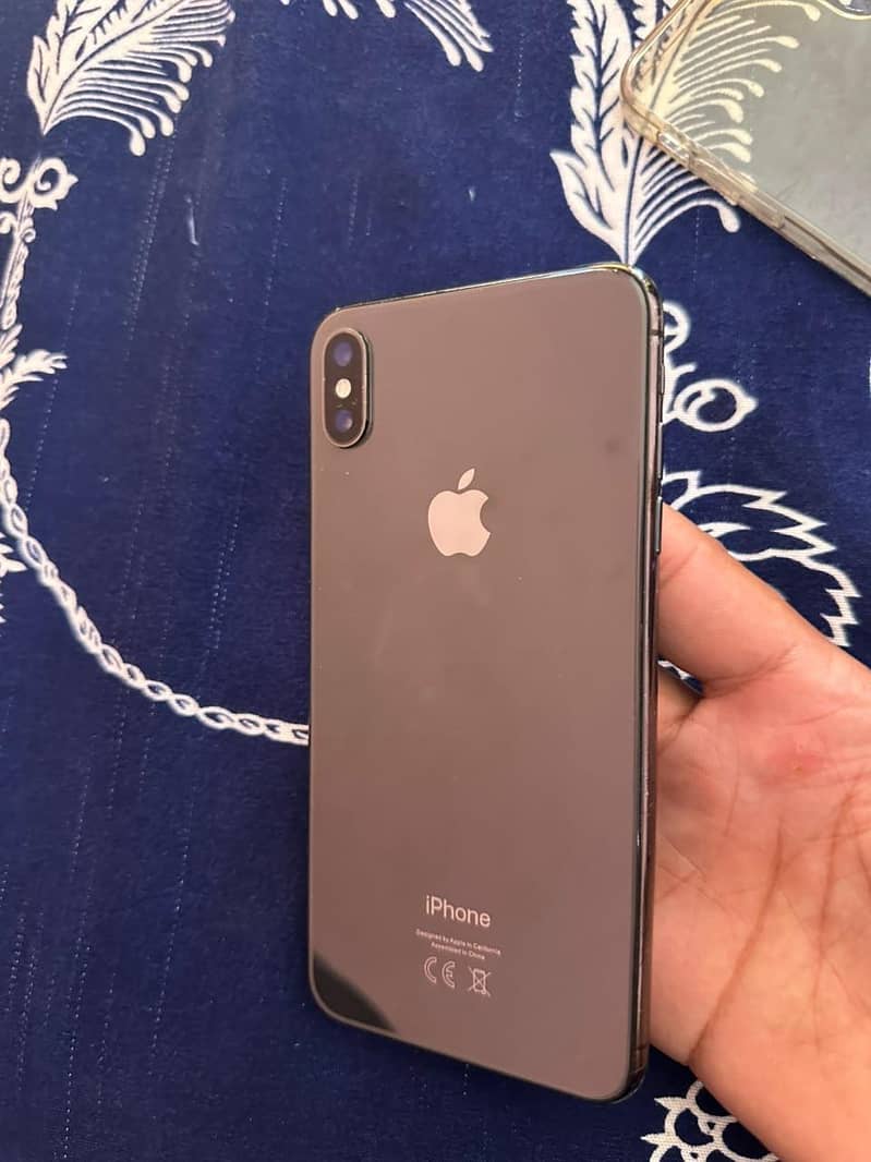 Apple iPhone XS Max 0