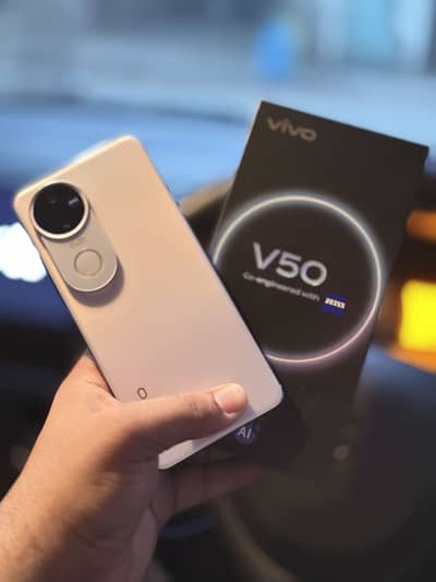 Vivo V50